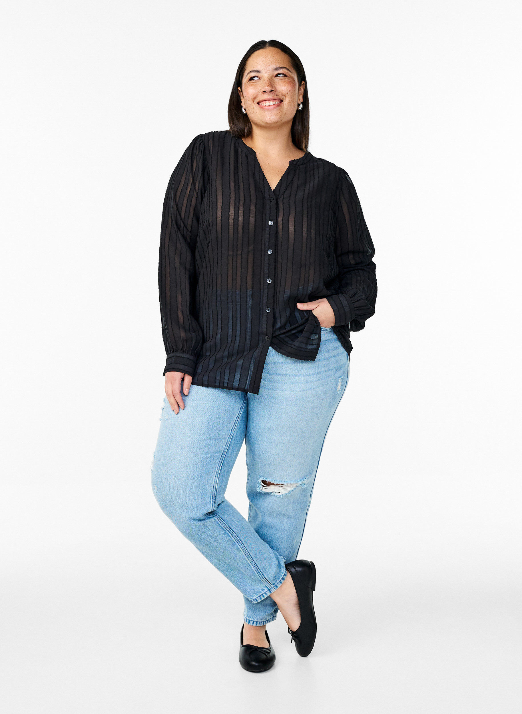 Zizzi Streifenbluse mit transparenten Streifen, Schwarz, Model image number 1