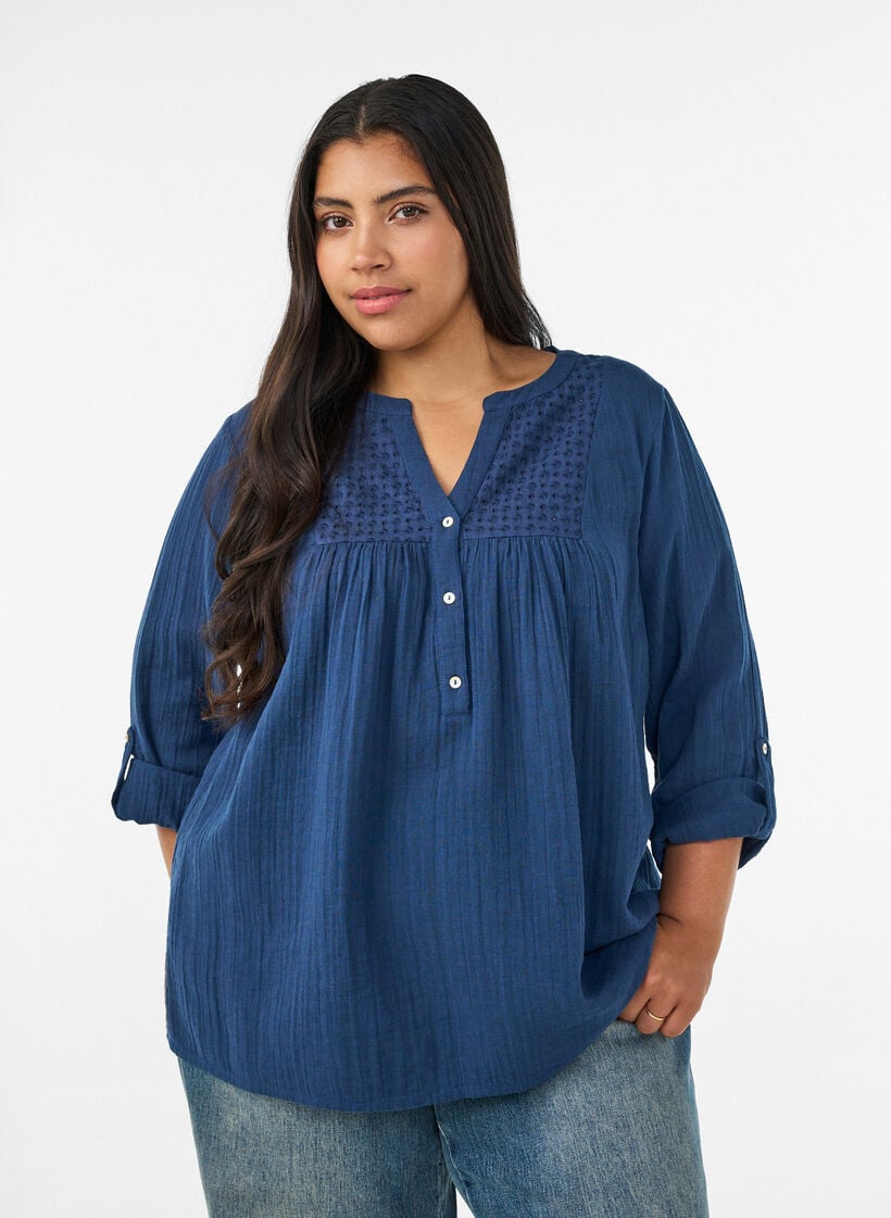 Bluse aus Baumwollmusselin mit Lochstickerei, Blau, Model image number 0