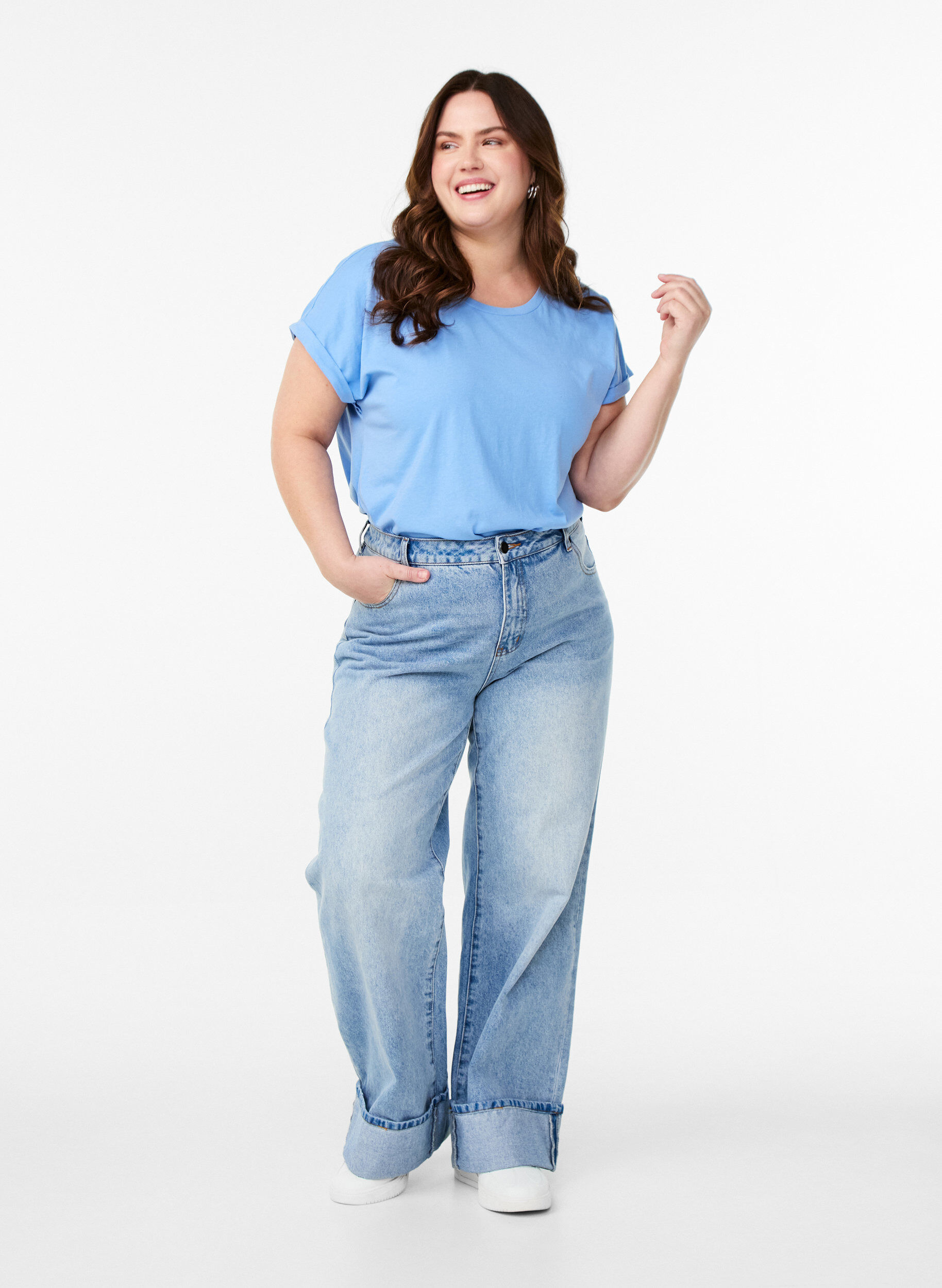 Zizzi T-Shirt aus Baumwollmischung mit kurzen &Auml;rmeln, Blau, Model image number 1