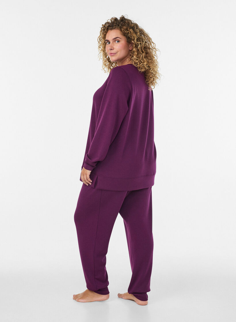 Lang&auml;rmelige Bluse aus Jersey mit Rundhalsausschnitt, Lila, Model image number 2