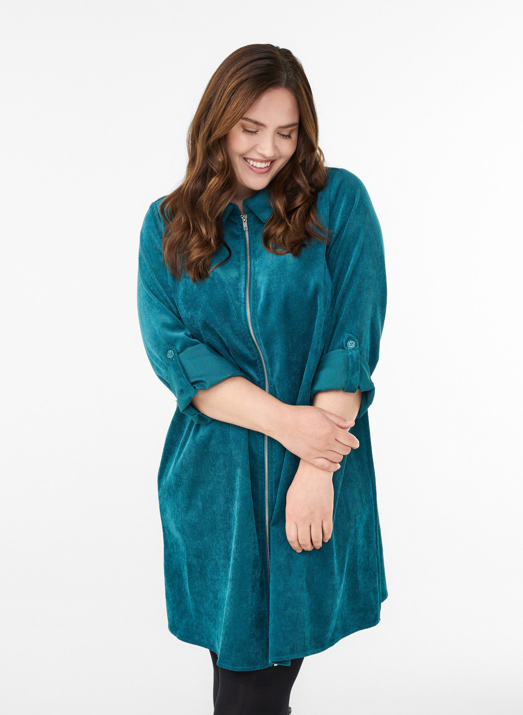 ZizziCordkleid mit Rei&szlig;verschluss und 3/4-&Auml;rmeln, Gr&uuml;n, Model image number 0