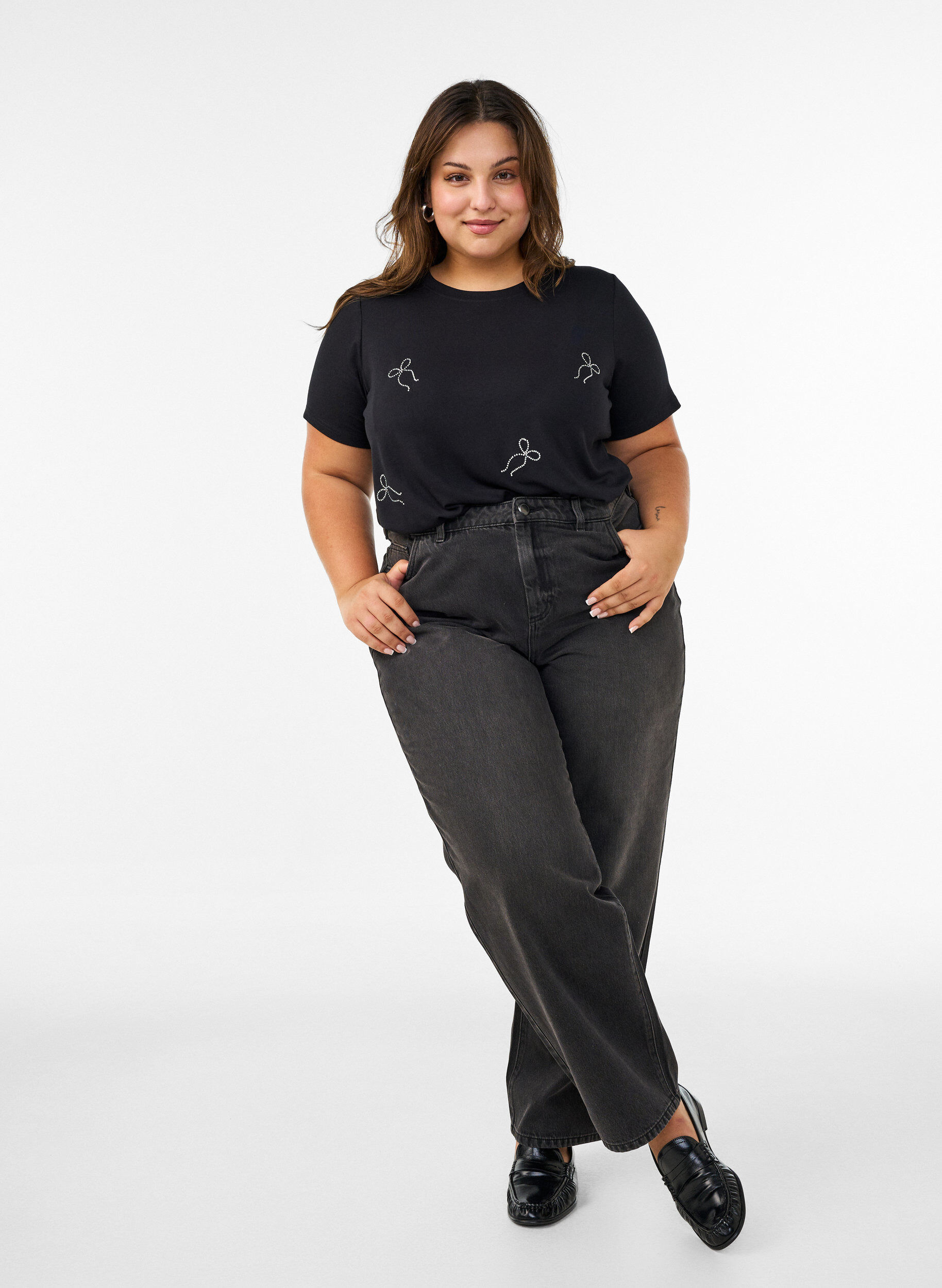 ZizziT-Shirt aus Viskose mit Strasssteinen, Schwarz, Model image number 1