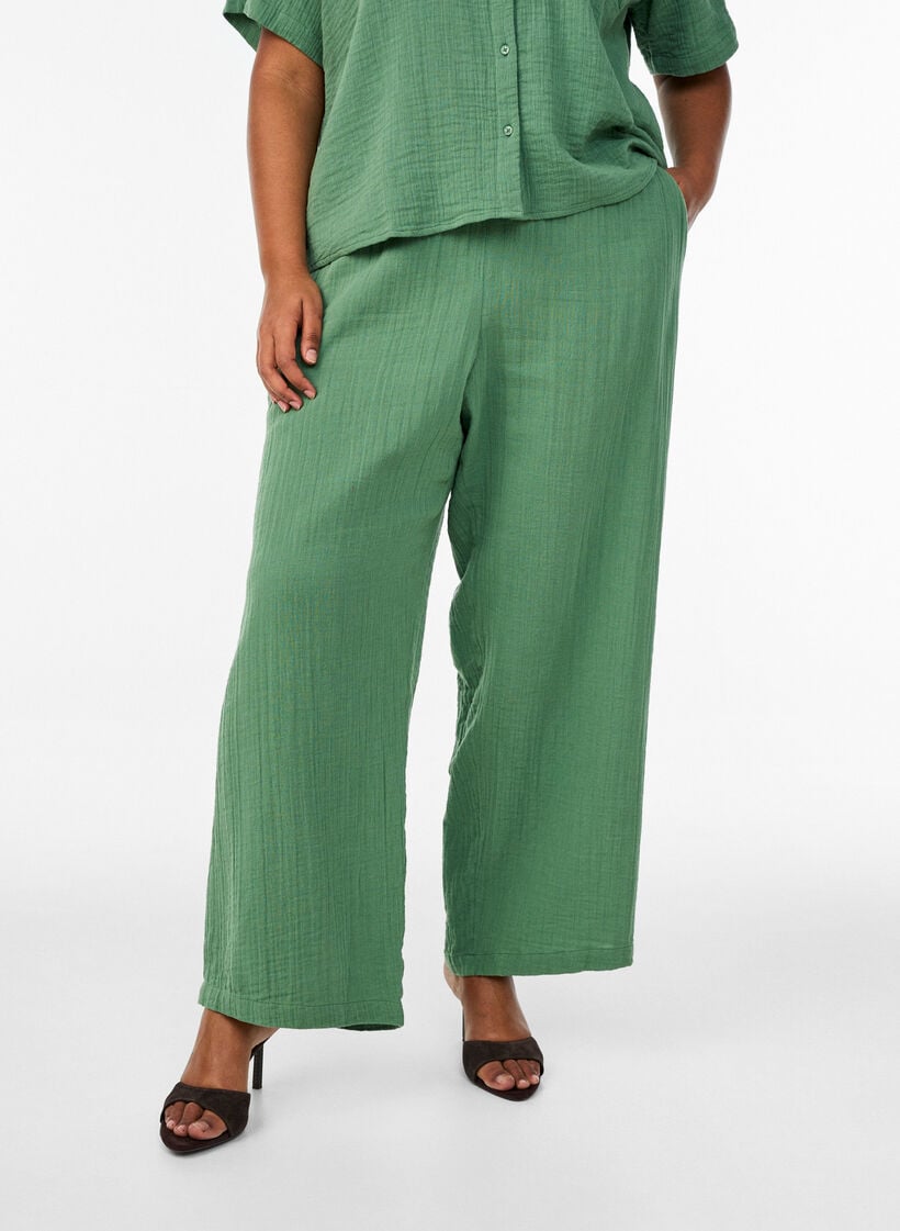 Hoch taillierte Hose aus Baumwoll-Musselin mit weitem Bein, Gr&uuml;n, Model image number 2