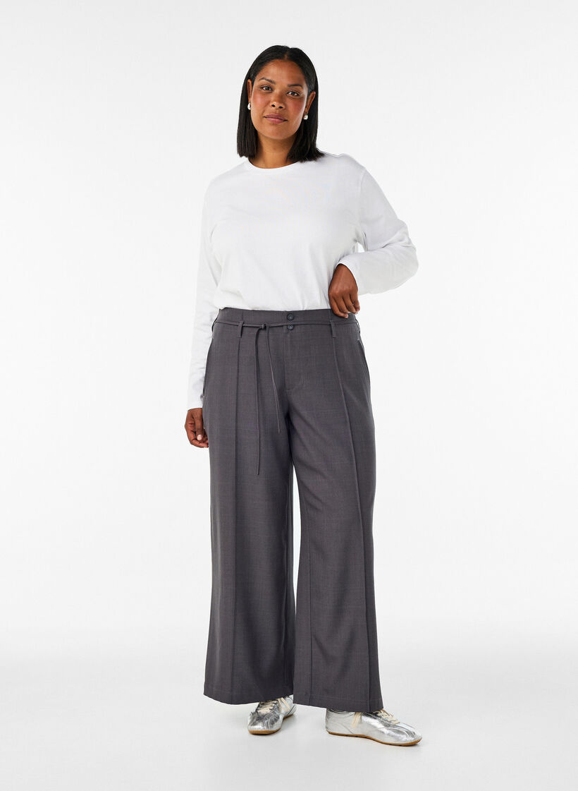 Taillierte Hose mit B&uuml;gelfalten und einem Bindeg&uuml;rtel, Grau, Model image number 0