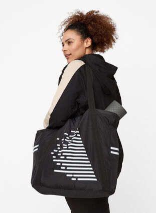 Sporttasche mit Reflektoren und Taschen, Black, Model image number 0