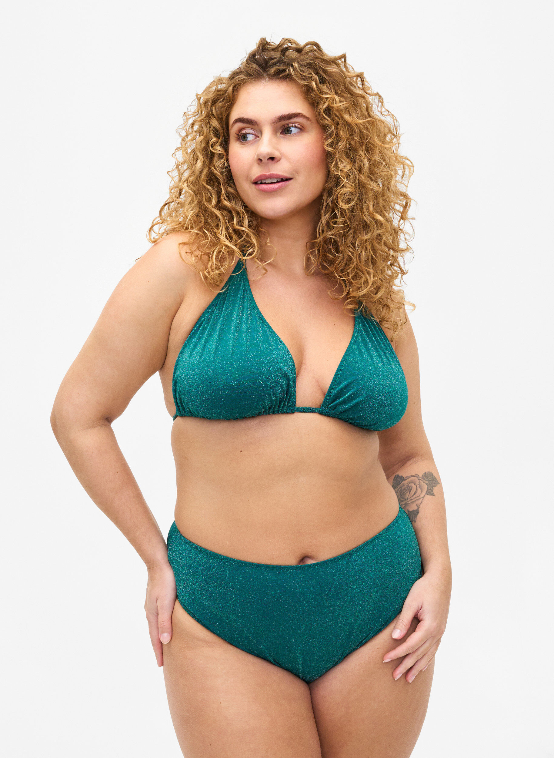 Mit Glitzer verzierte Bikinihose mit hoher Taille, Gr&uuml;n, Model