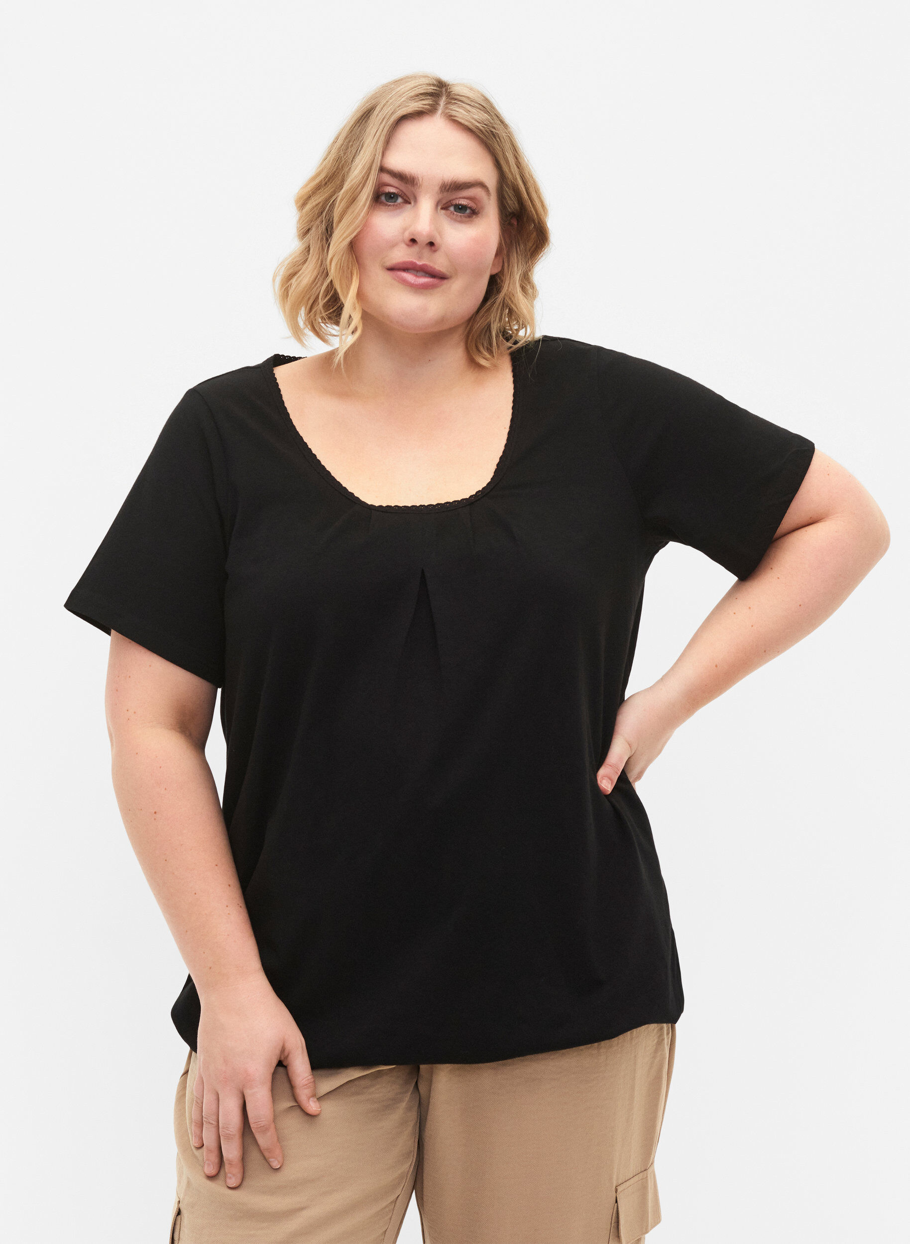 Zizzi Kurz&auml;rmeliges T-Shirt aus Baumwolle, Black, Model image number 0