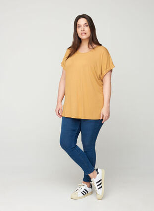 T-Shirt mit Rundhals, Honey Mustard , Model image number 2