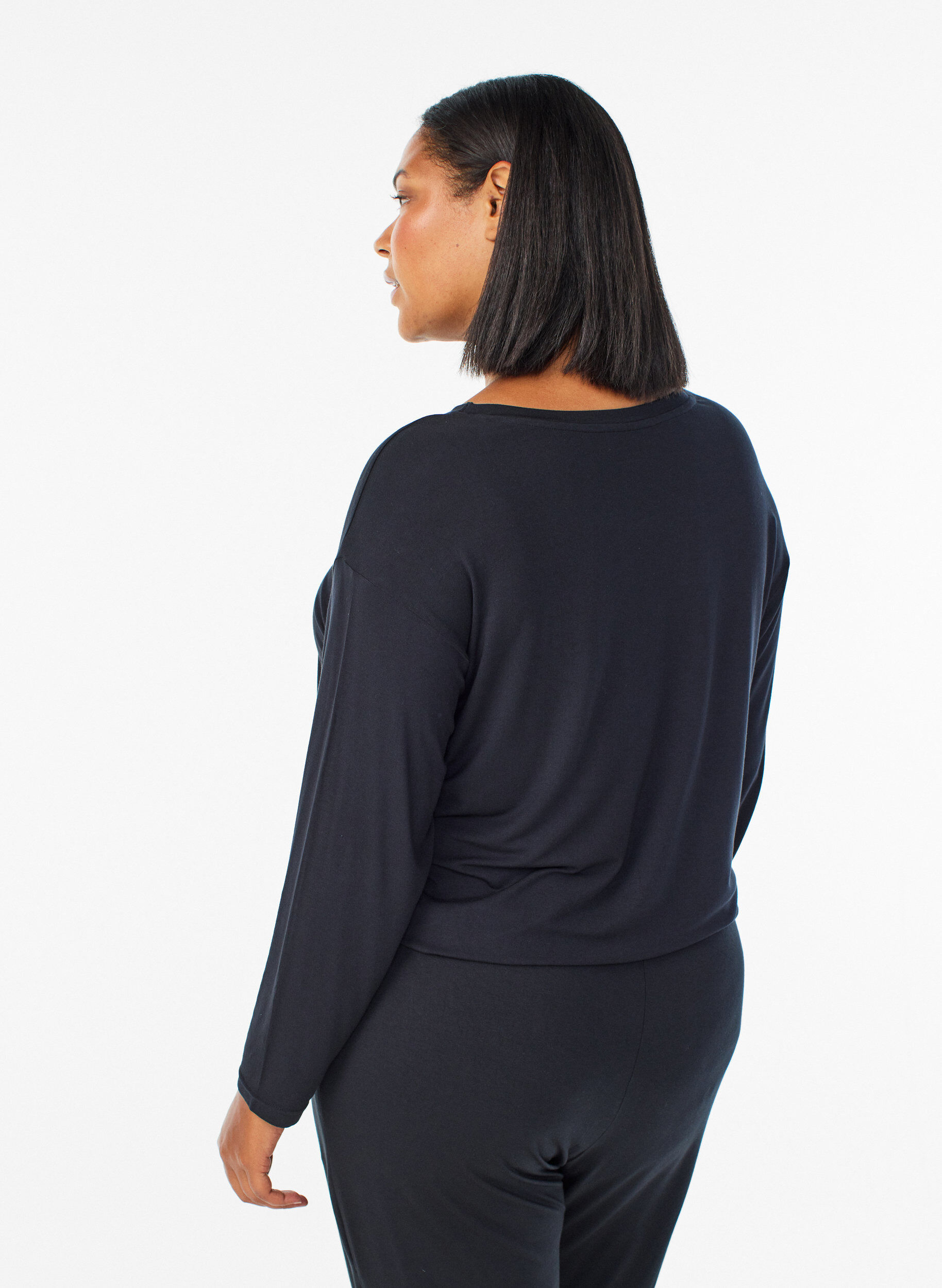 Zizzi Schlafbluse aus Modal mit langen &Auml;rmeln, Schwarz, Model image number 2