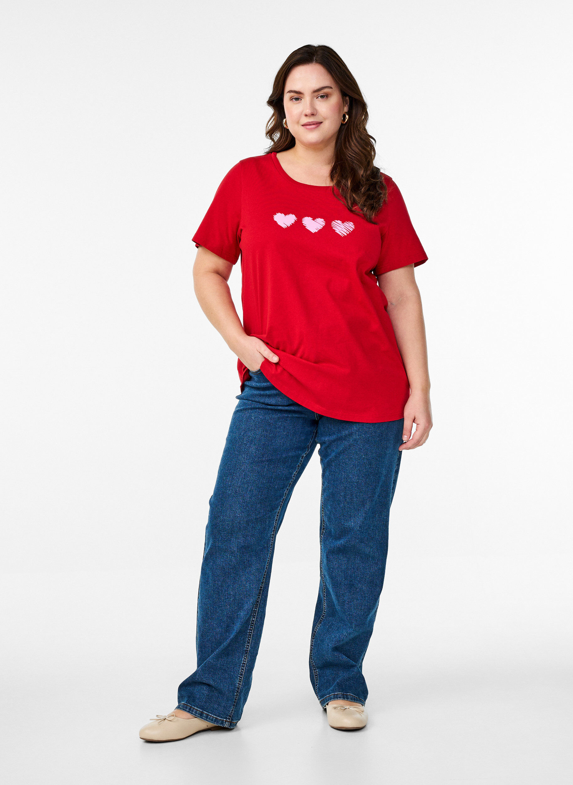 Zizzi Baumwoll-T-Shirt mit Motiv, Salsa w. Hearts, Model image number 2