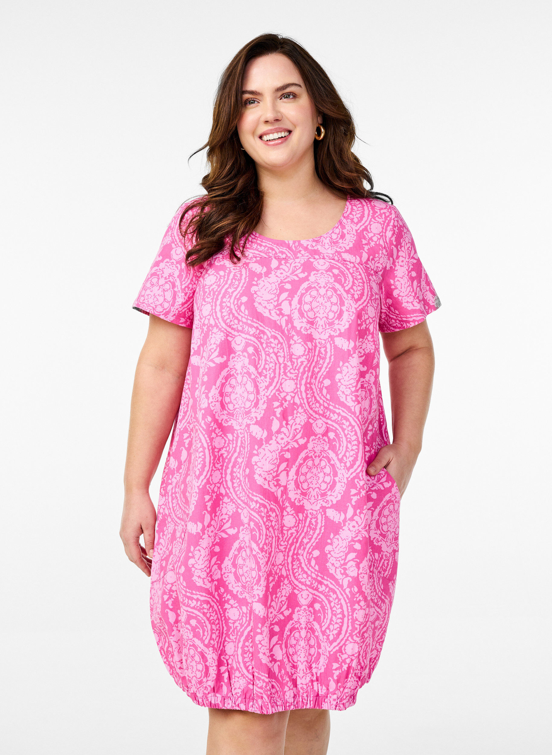 Kurz&auml;rmliges Baumwollkleid mit Aufdruck, Pink, Model
