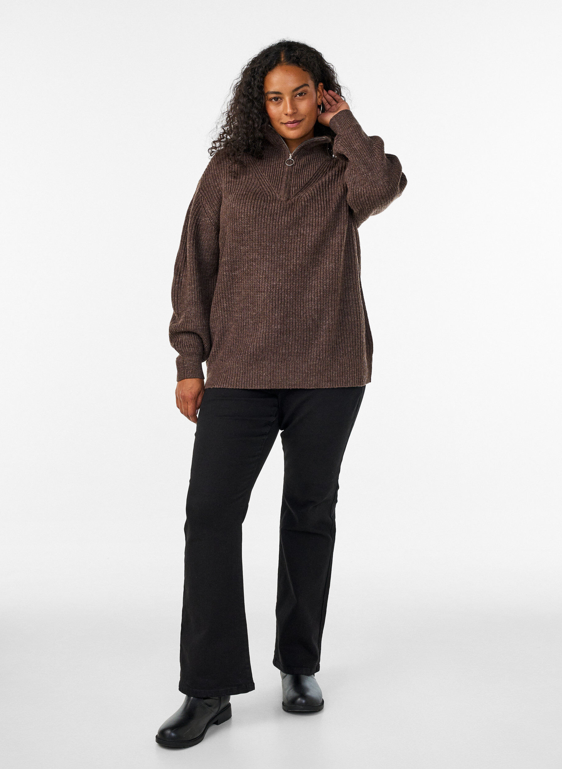 ZizziStrickpullover mit hohem Kragen und Rei&szlig;verschluss, Braun, Model image number 1