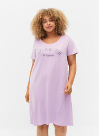 Kurzärmeliges Nachthemd aus Baumwolle, Lilac Breeze w. Life, Model