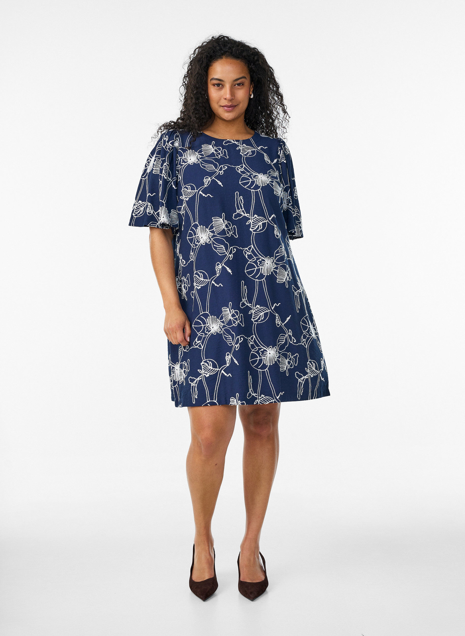 ZizziKurzes A-Linienkleid mit Stickmuster, Blau, Model image number 1