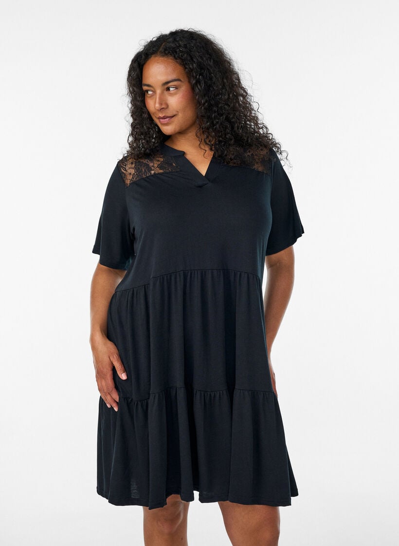 Jerseykleid mit Spitzendetails und mehrlagigem Rock, Schwarz, Model image number 0