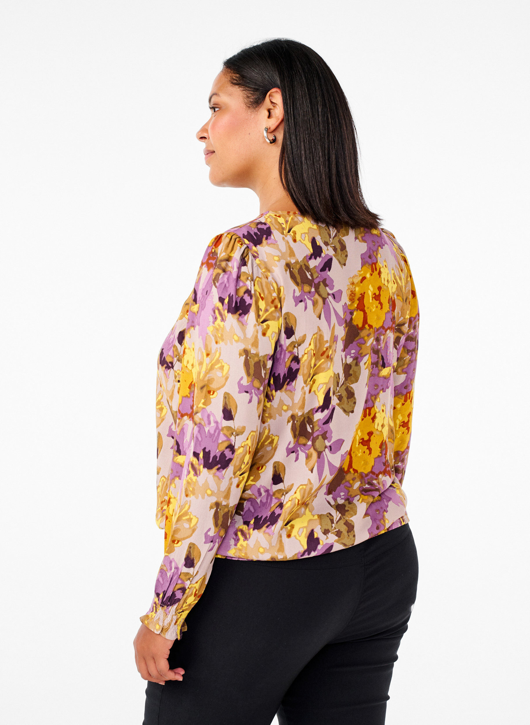 Zizzi K&uuml;nstlerbluse mit Blumenmuster, Purple Flower, Model image number 1