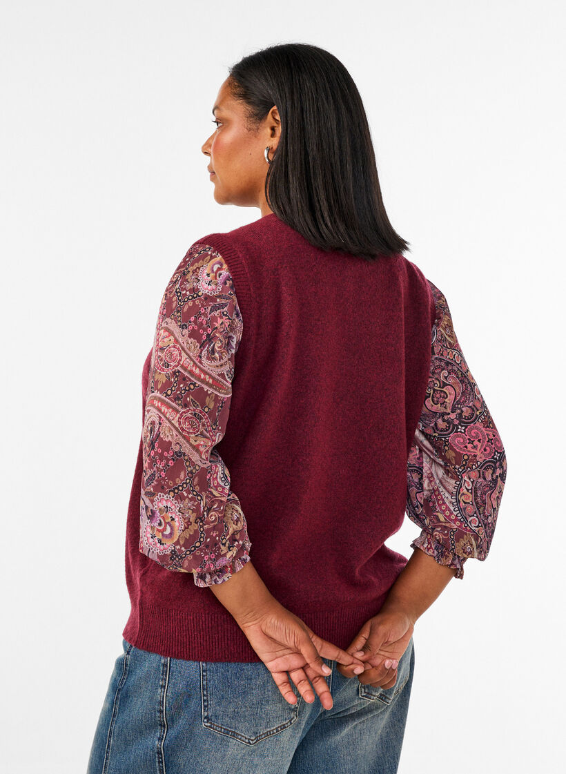 Strickweste mit dekorativen Kn&ouml;pfen, Dunkles Bordeaux, Model image number 2