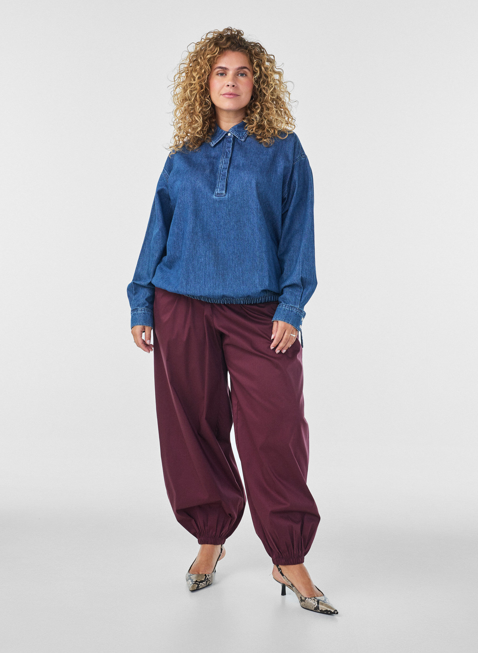 ZizziBluse aus Denim mit Balloon-Fit, Blau, Model image number 1