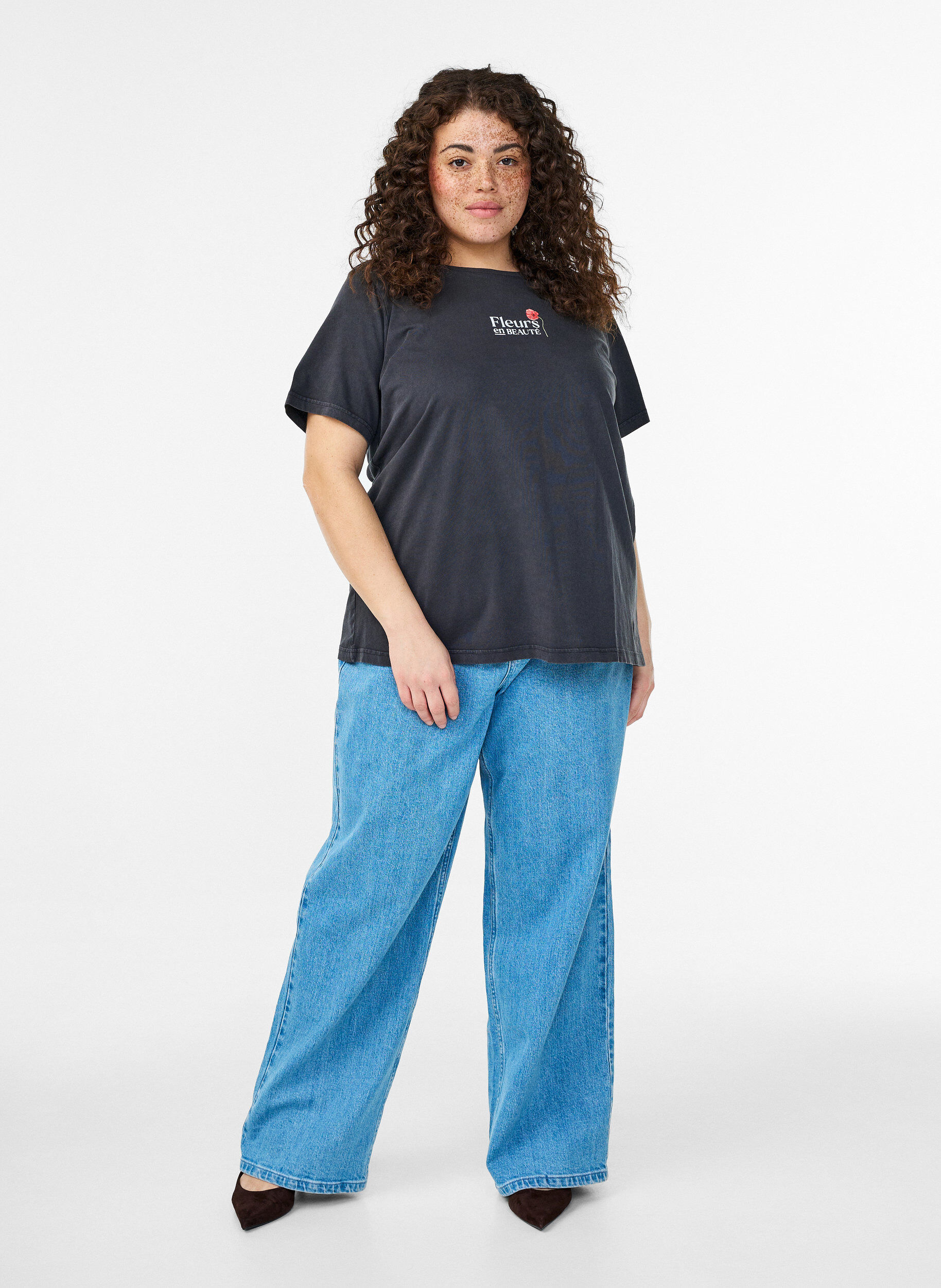 Zizzi T-Shirt aus Baumwolle mit Print auf Vorder- und R&uuml;ckseite, Grau, Model image number 1