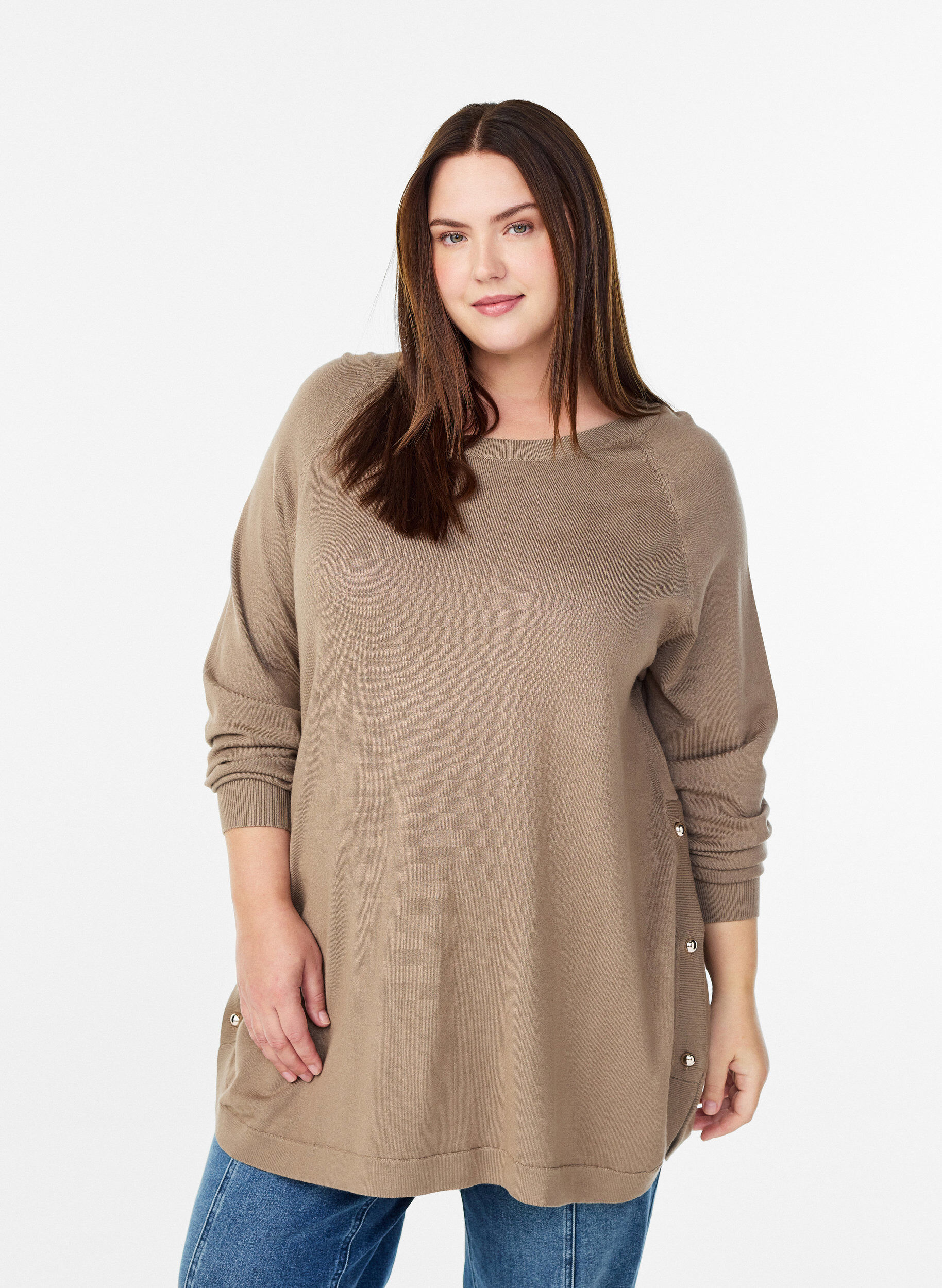Strickbluse mit seitlichen Kn&ouml;pfen, Beige, Model