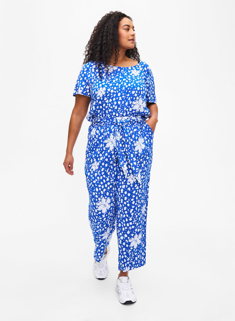 FLASH – Kurzarmbluse aus Viskose mit Aufdruck, Blau, Model image number 1