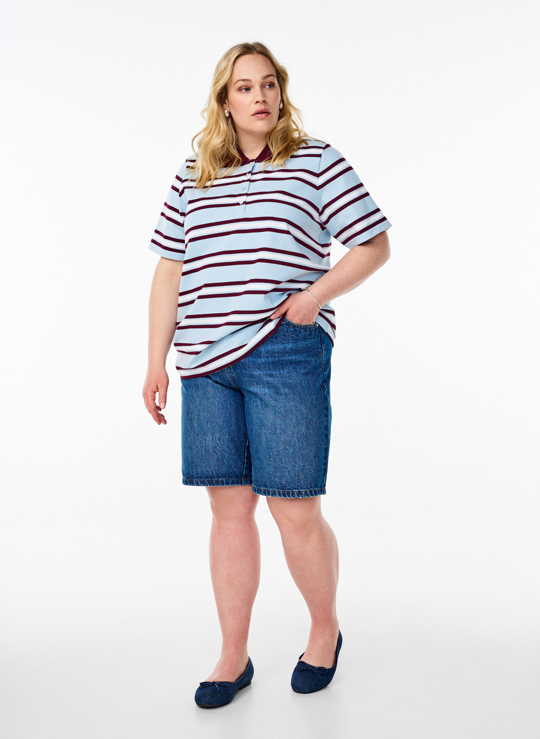 Zizzi Poloshirt mit kurzen &Auml;rmeln, Blau, Model image number 1