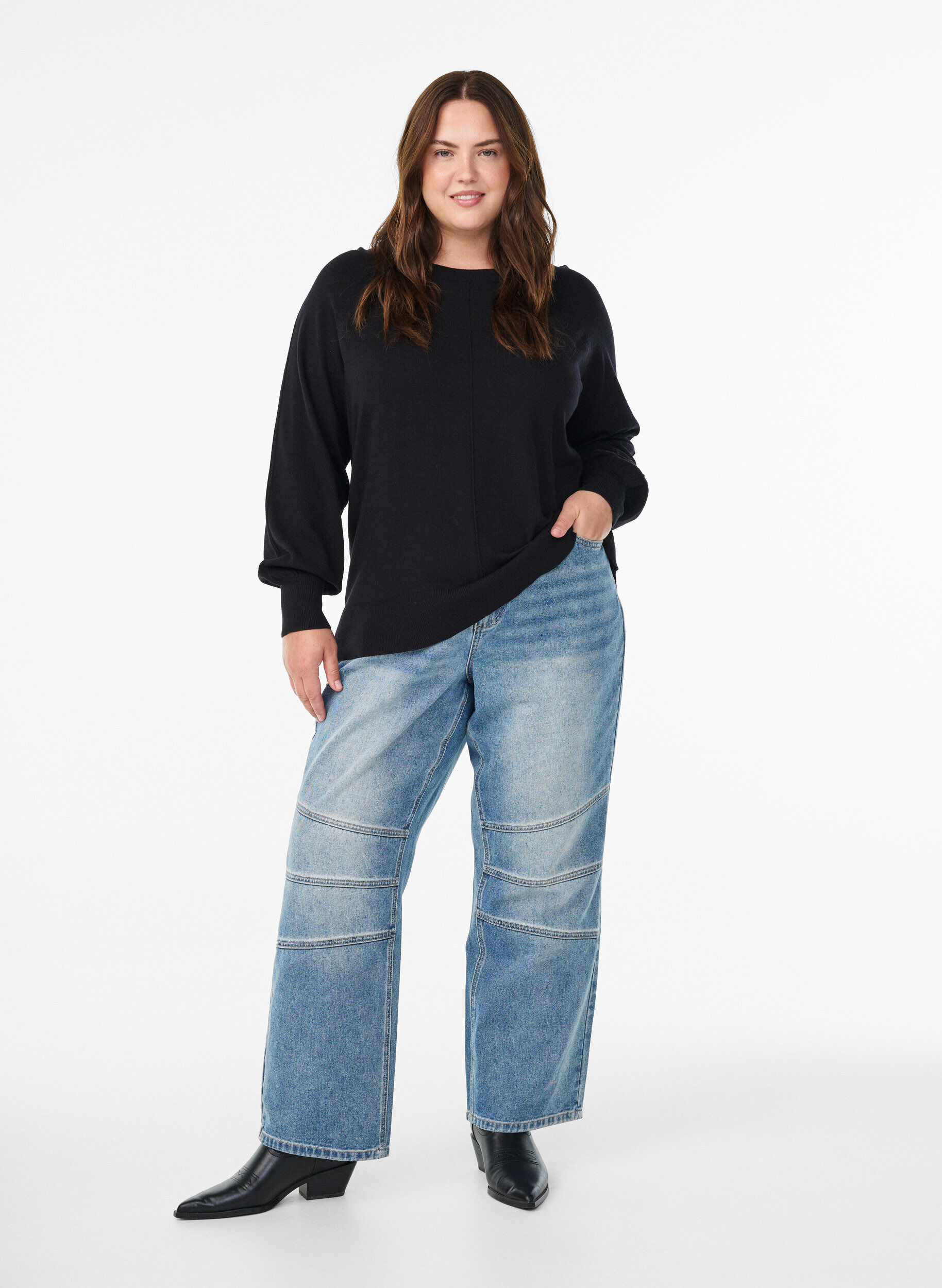 Zizzi Strickbluse mit Mittelnaht und Raglan&auml;rmeln, Schwarz, Model image number 1