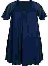 Lockeres Kleid mit kurzen Ärmeln