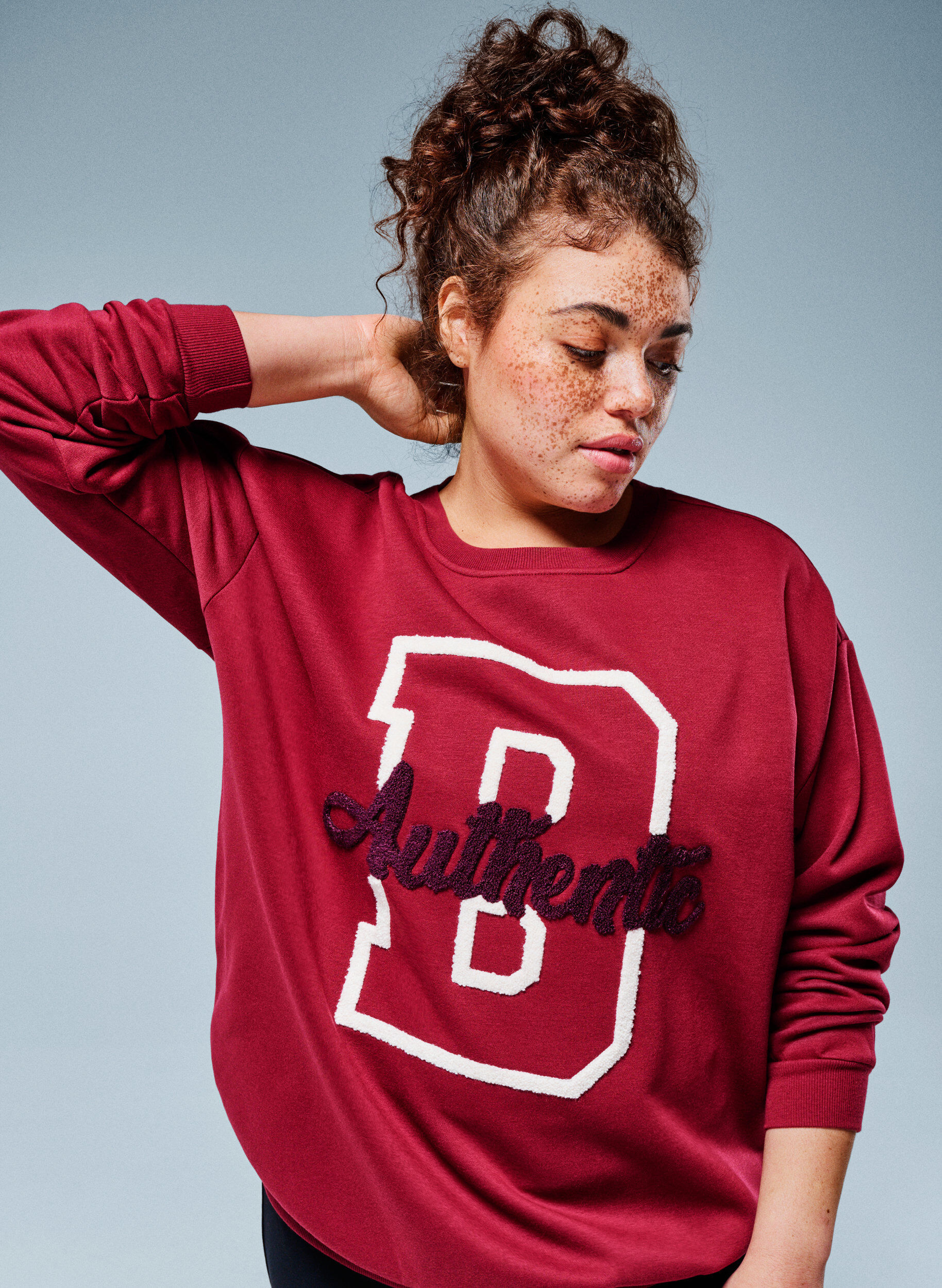ZizziSweatshirt mit Frottee-Schriftzug, Dunkles Bordeaux, Image image number 0