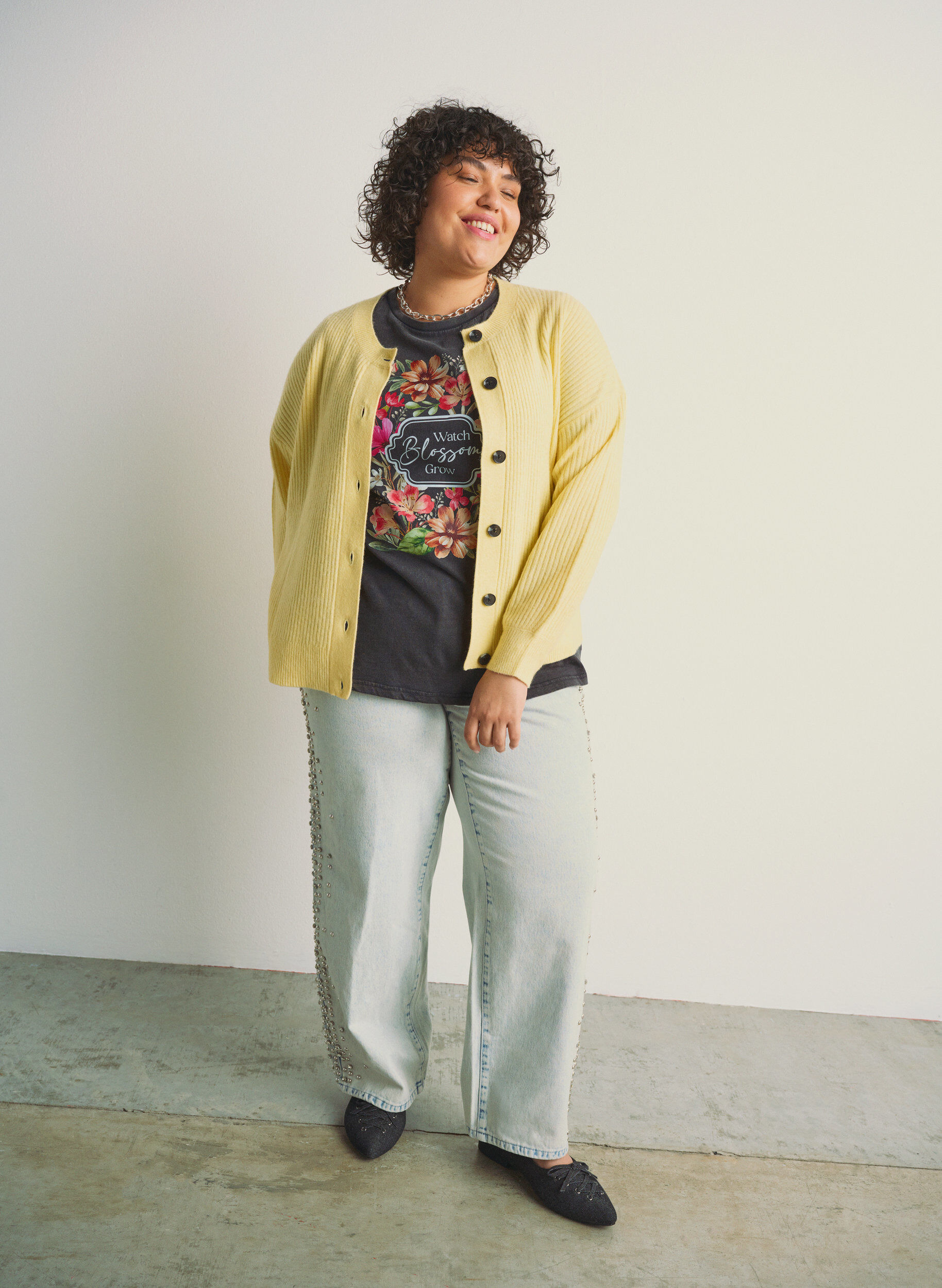 Zizzi Rippenstrick Strickjacke mit Kn&ouml;pfen, Gelb, Image image number 0