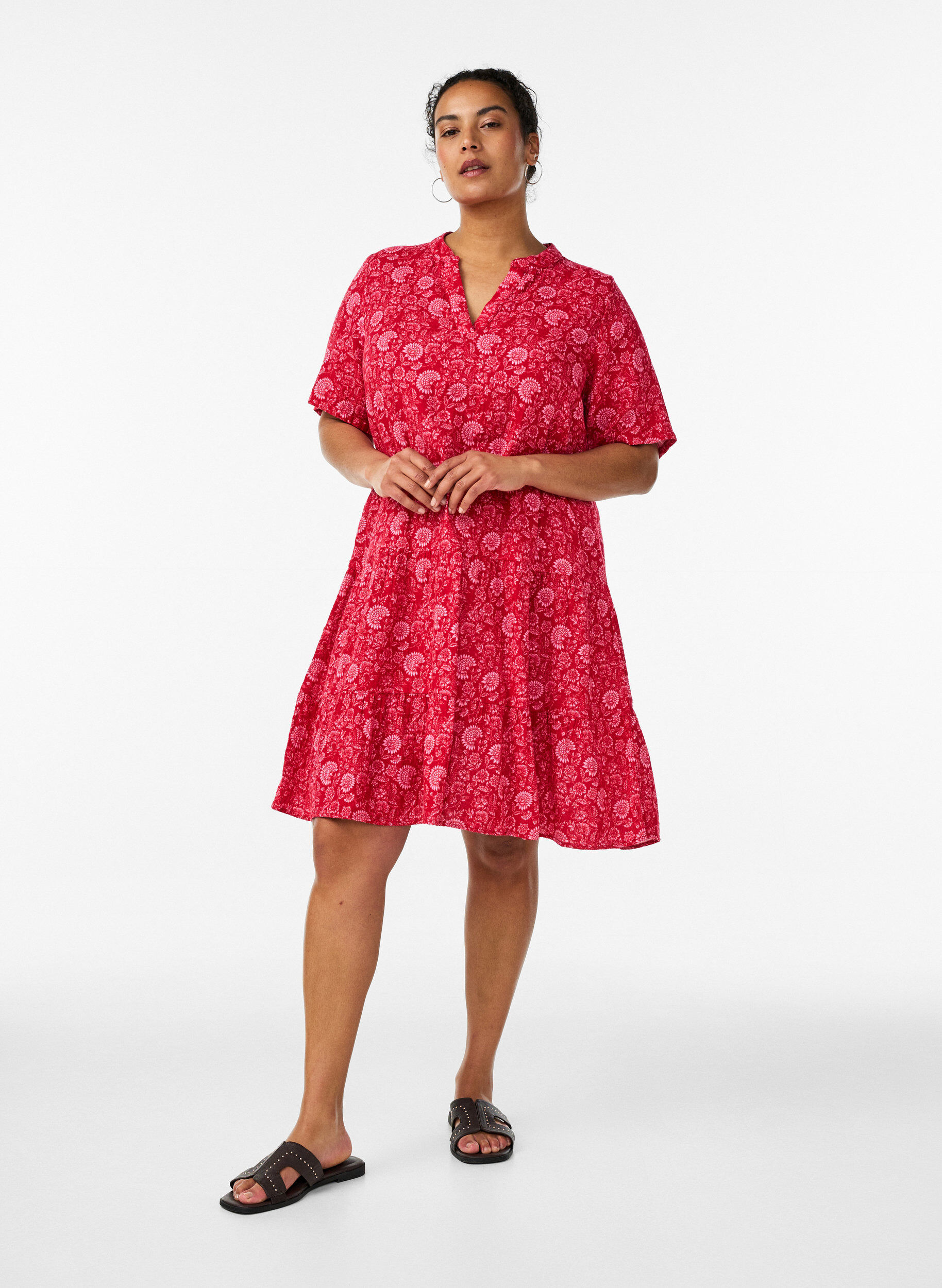 Zizzi Kurzes A-Linien-Kleid aus Baumwollmusselin, Rot, Model image number 1