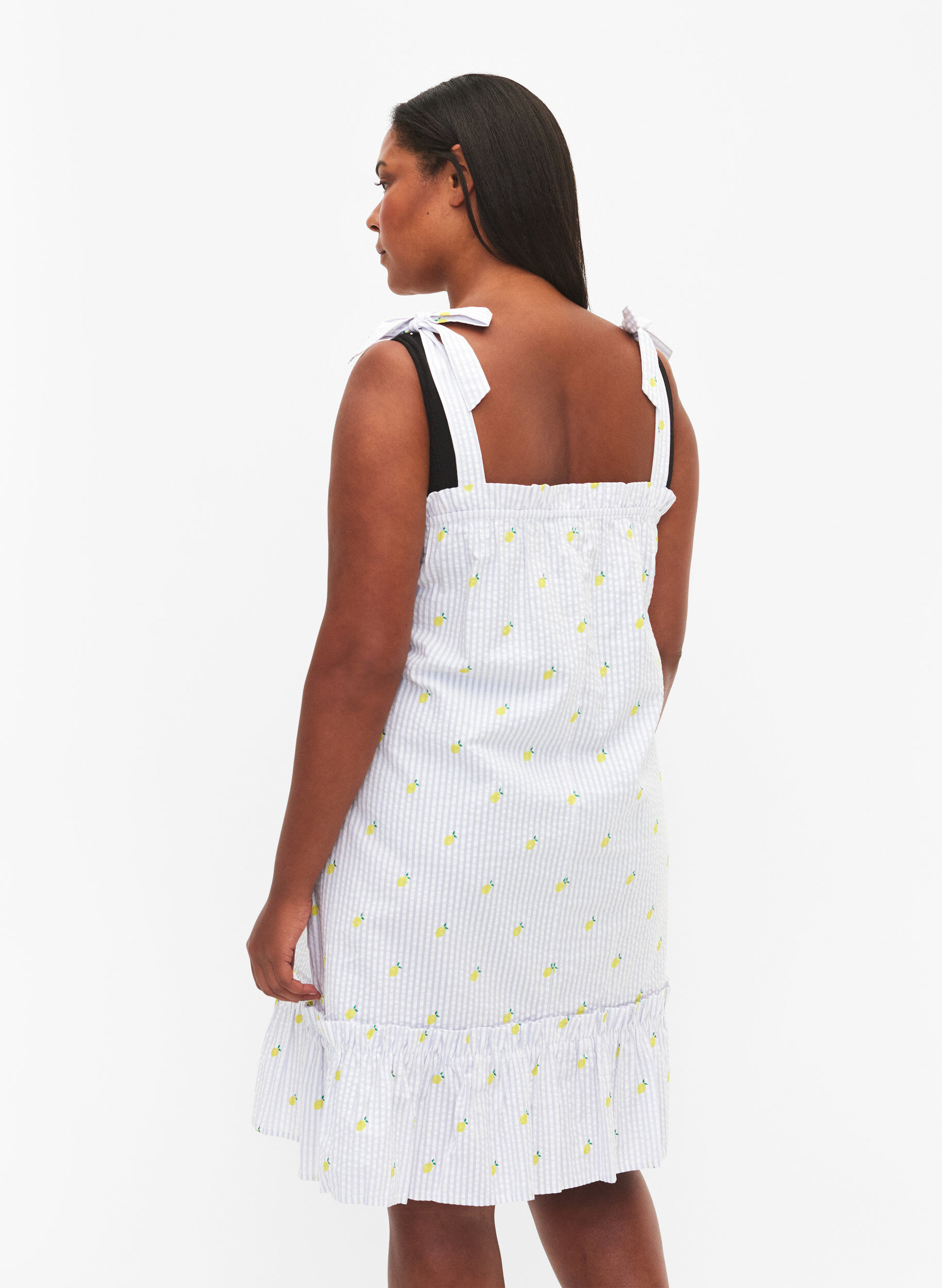 Zizzi Strandkleid aus Baumwolle mit verstellbaren Tr&auml;gern, Lemon Print, Model image number 1