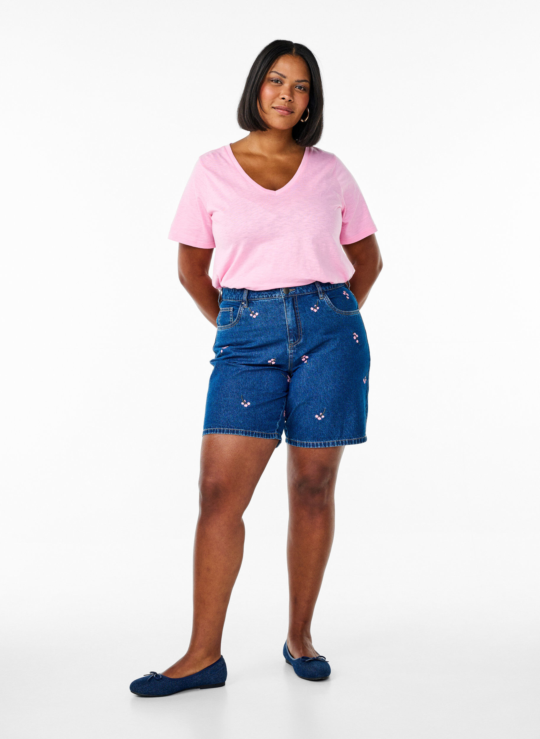 ZizziKurz&auml;rmeliges Basic T-Shirt mit V-Ausschnitt, Pink, Model image number 1