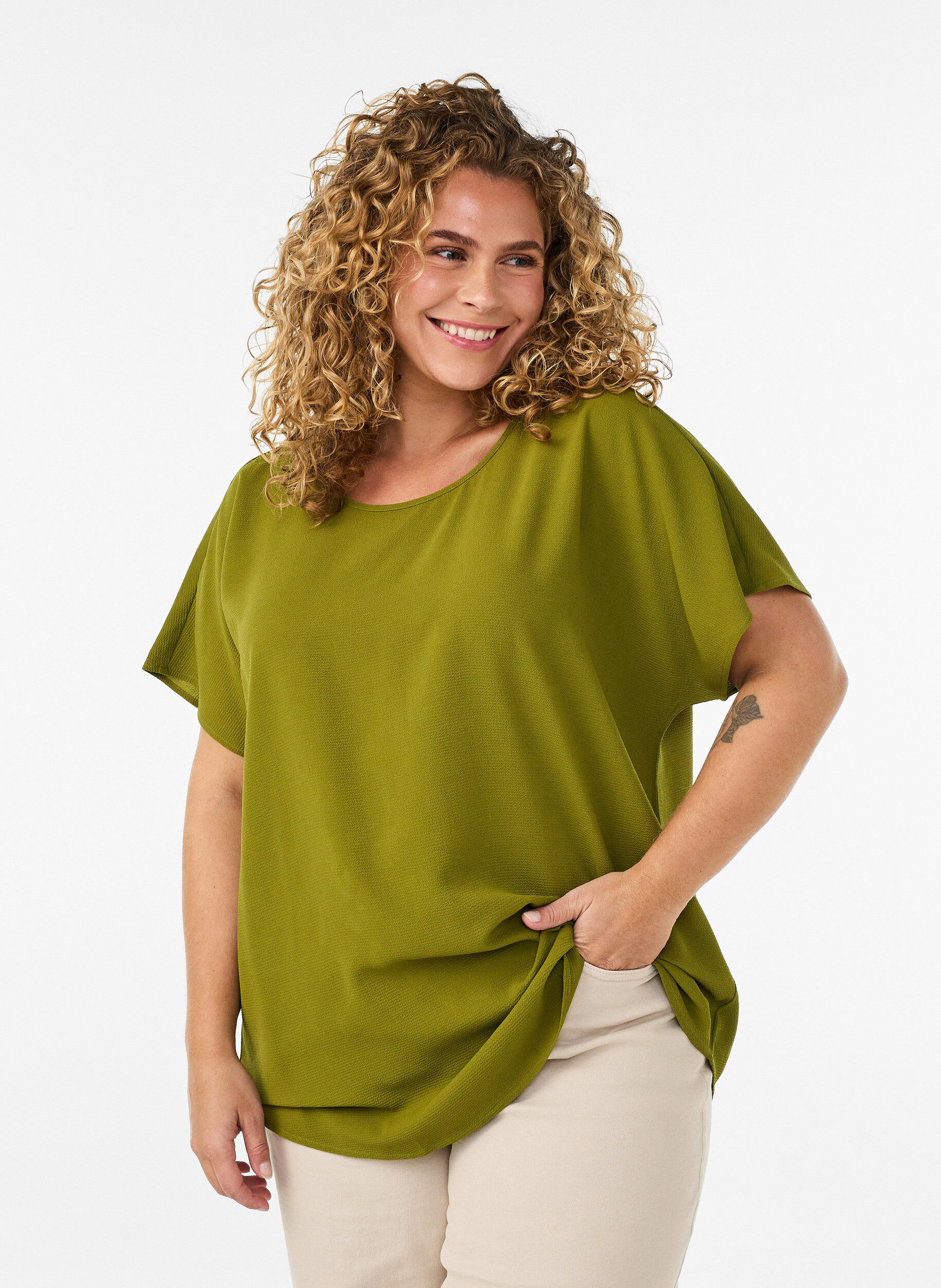 ZizziBluse mit kurzen &Auml;rmeln und Rundhalsausschnitt, Gr&uuml;n, Model image number 0