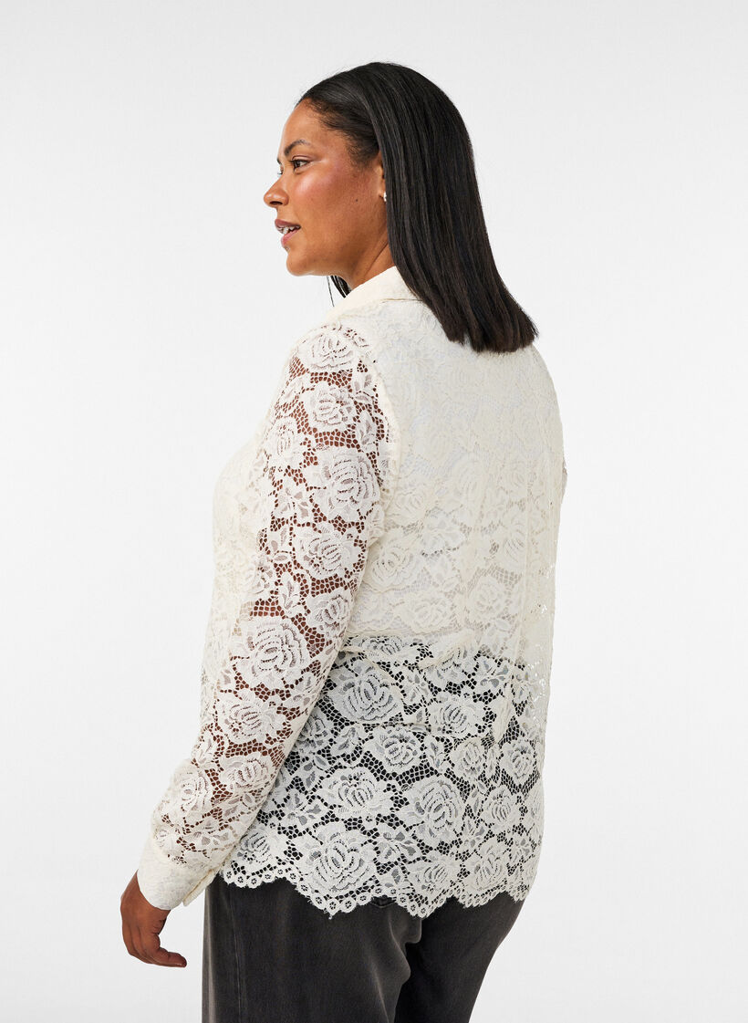 Spitzenbluse mit Perlenkn&ouml;pfen, Vanille, Model image number 2