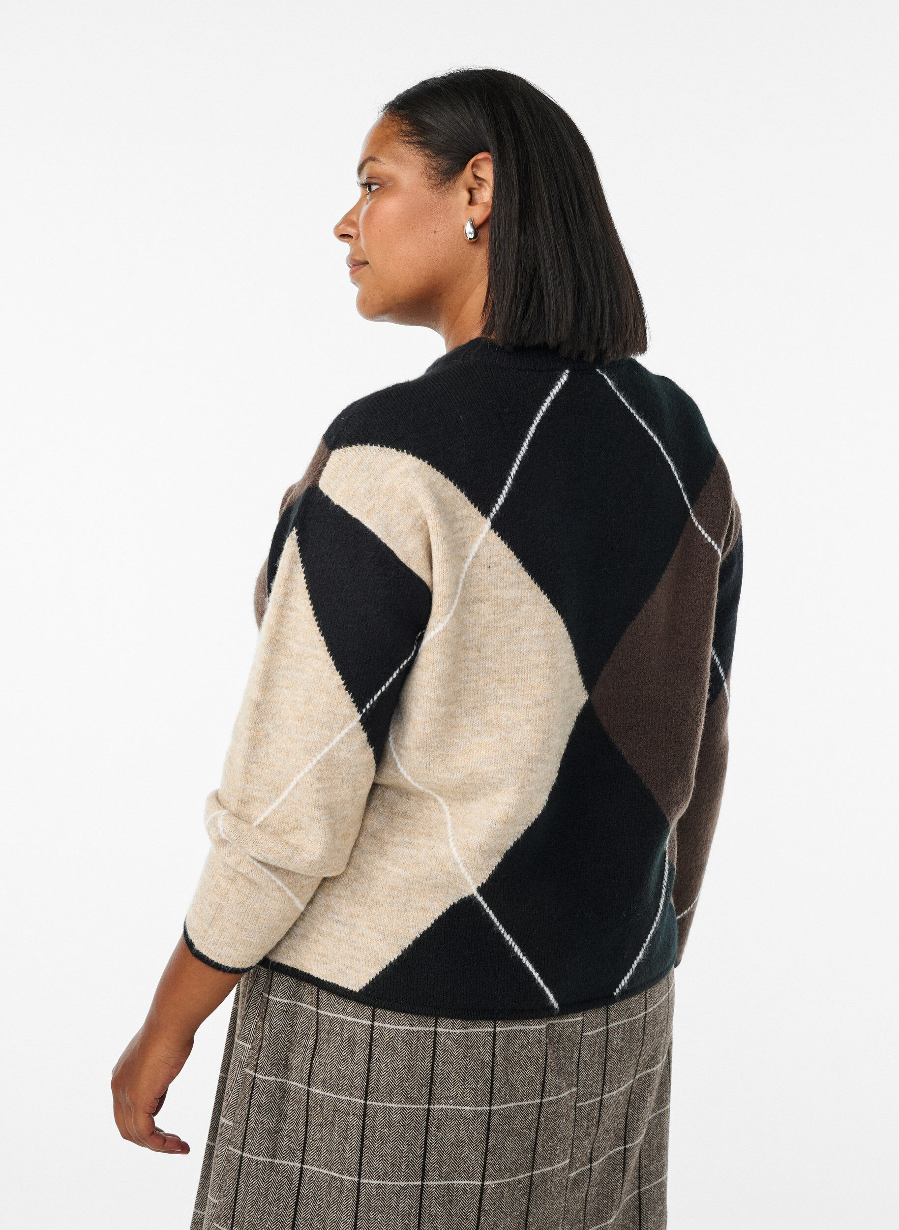 Zizzi Pullover mit gro&szlig;en Karos und Kontrast&auml;rmeln, Schwarz, Model image number 2