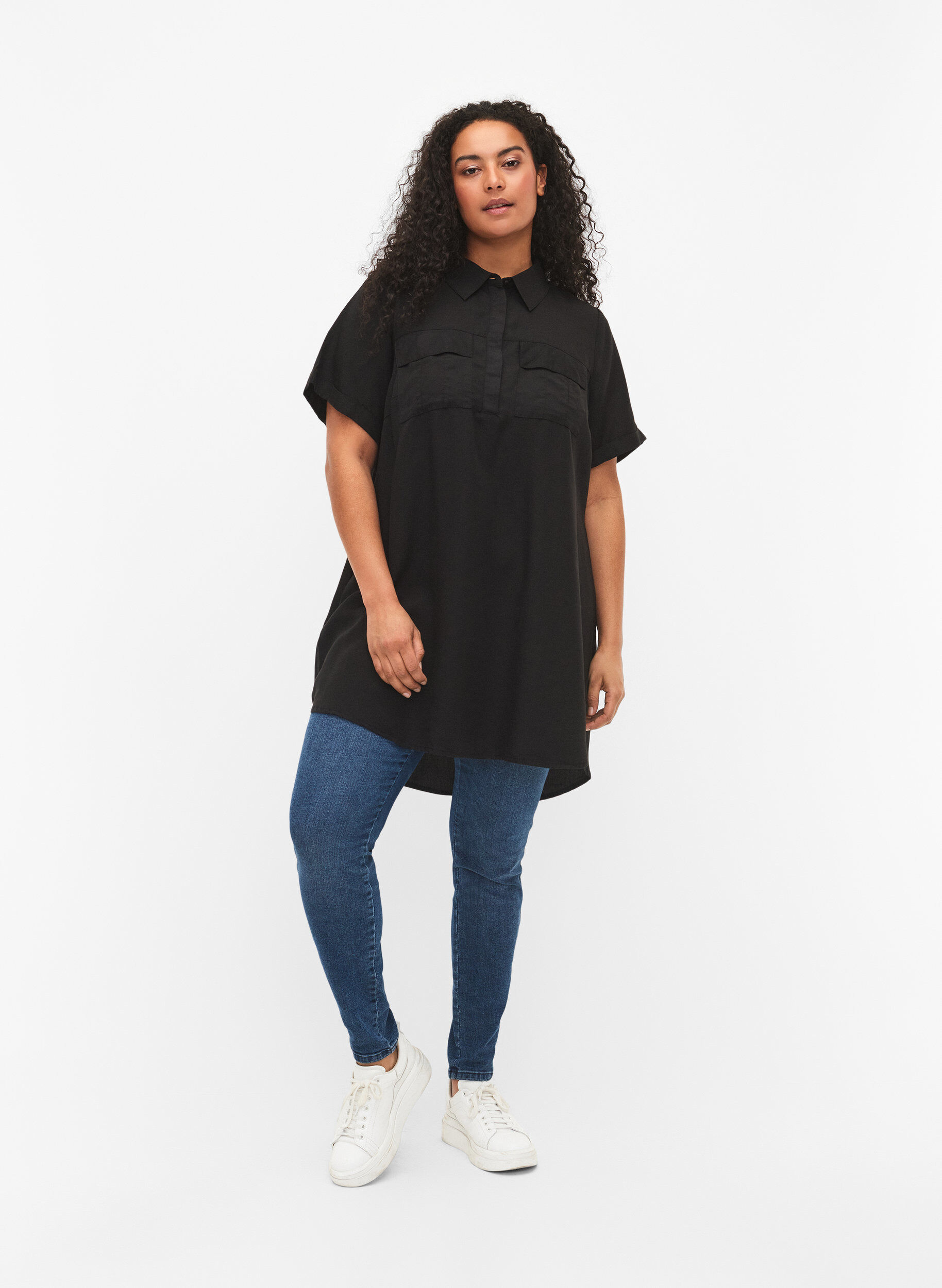 Zizzi Kurz&auml;rmelige Tunika aus Lyocell (TENCEL&trade;), Black, Model image number 1