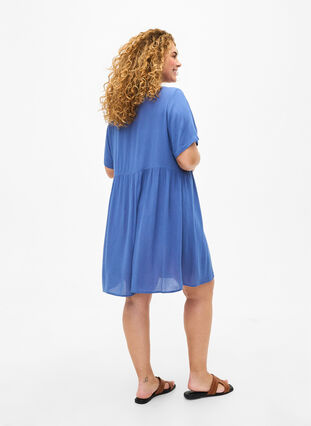 A-Linien-Kleid aus Viskose mit kurzen Ärmeln, Moonlight Blue, Model image number 1