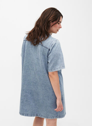 Kurzärmliges Jeanskleid mit A-Linien-Schnitt, Blue denim, Model image number 1
