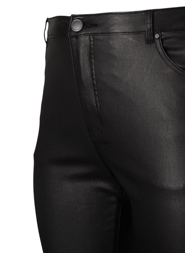 Beschichtete Ellen Jeans mit Bootcut, Black, Packshot image number 2