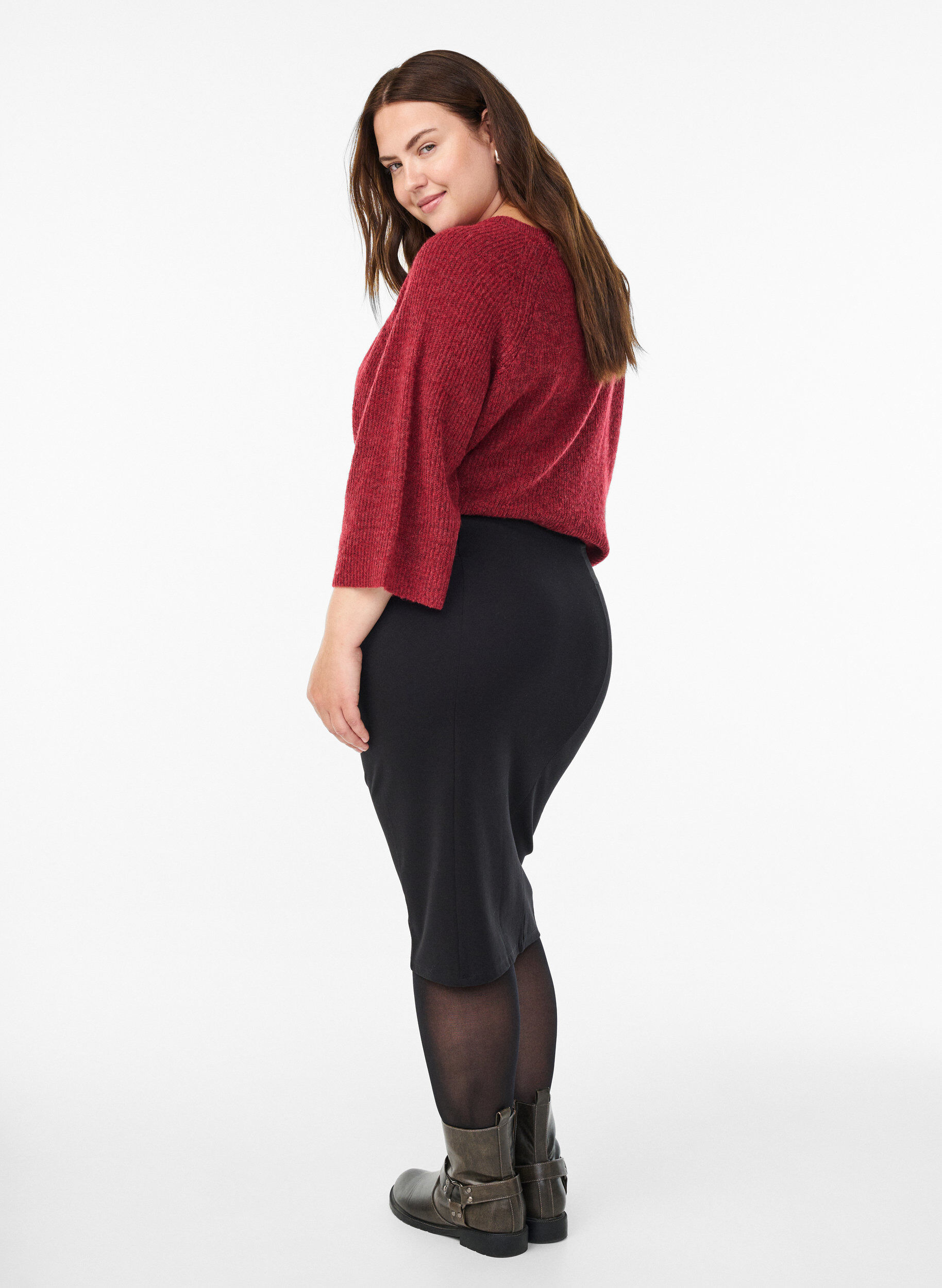 Zizzi Eng anliegender Rock mit Gummibund an der Taille, Schwarz, Model image number 1