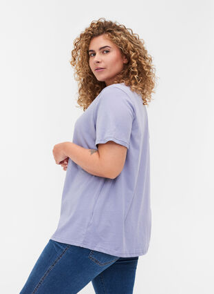 T-Shirt aus Baumwolle mit V-Ausschnitt, Silver Bullet, Model image number 1