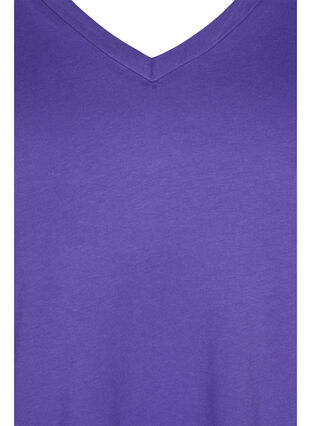 T-Shirt aus Bio-Baumwolle mit V-Ausschnitt, Ultra Violet, Packshot image number 2