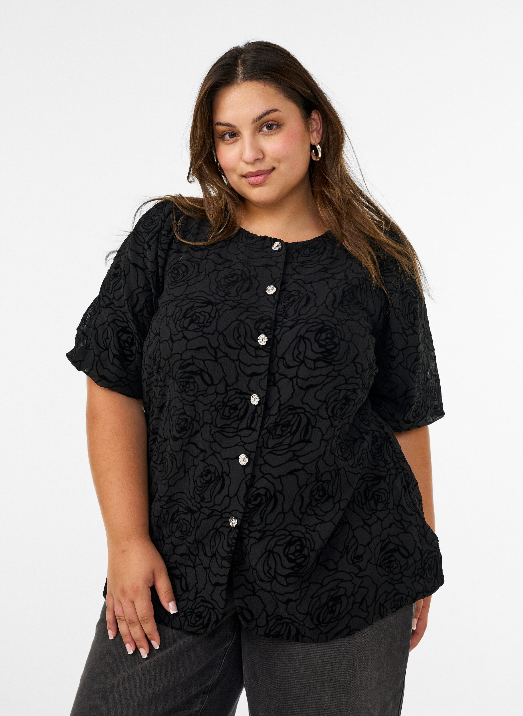 ZizziGebl&uuml;mte Bluse mit Ballon&auml;rmeln, Schwarz, Model image number 0