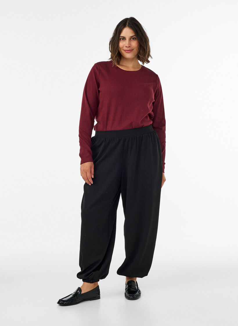 Hoch taillierte Ballonhose aus Jersey, Schwarz, Model image number 0