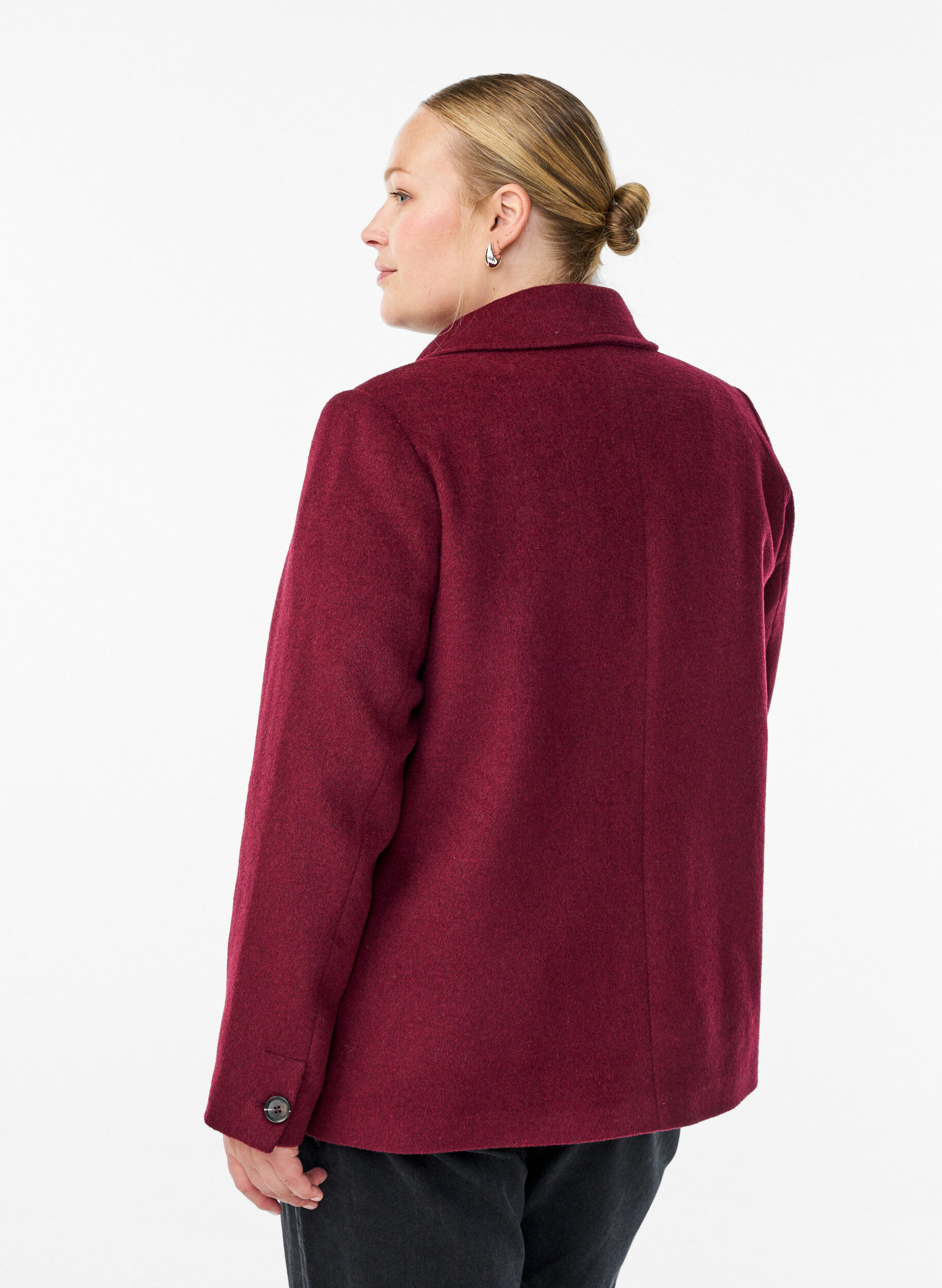 Zizzi Blazer mit zweireihiger Knopfleiste und klassischen Revers, Rot, Model image number 2
