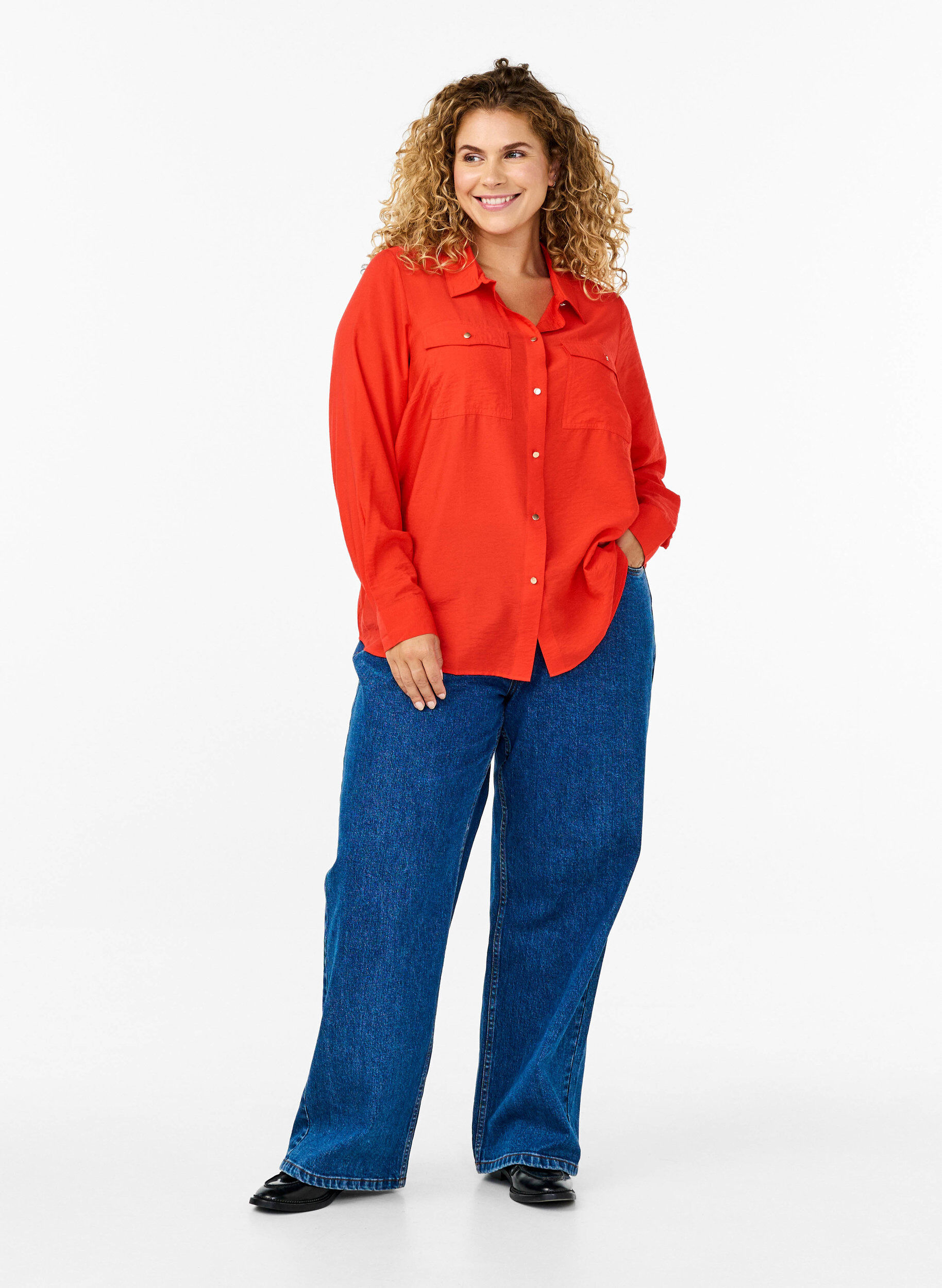 Zizzi Hemd mit Kragen und Brusttaschen, Rot, Model image number 1