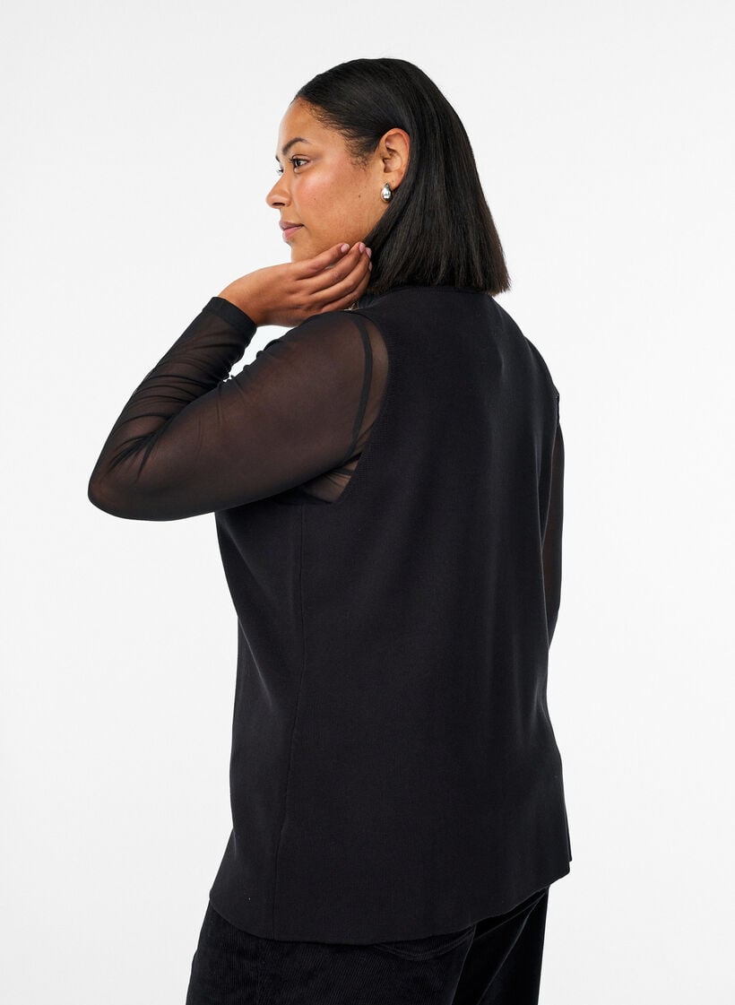 &Auml;rmellose Strickweste mit Zierkn&ouml;pfen, Schwarz, Model image number 2