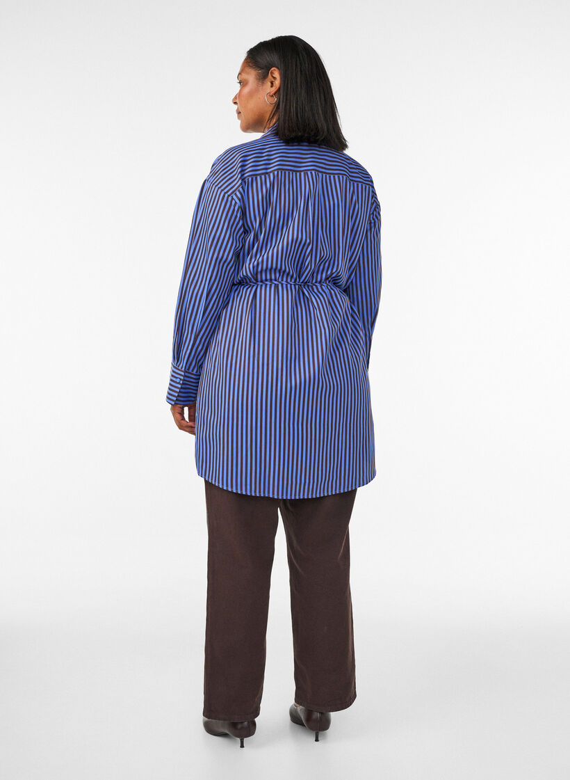 Gestreifte Bluse mit Wickeloptik und Bindeg&uuml;rtel, Blau, Model image number 2