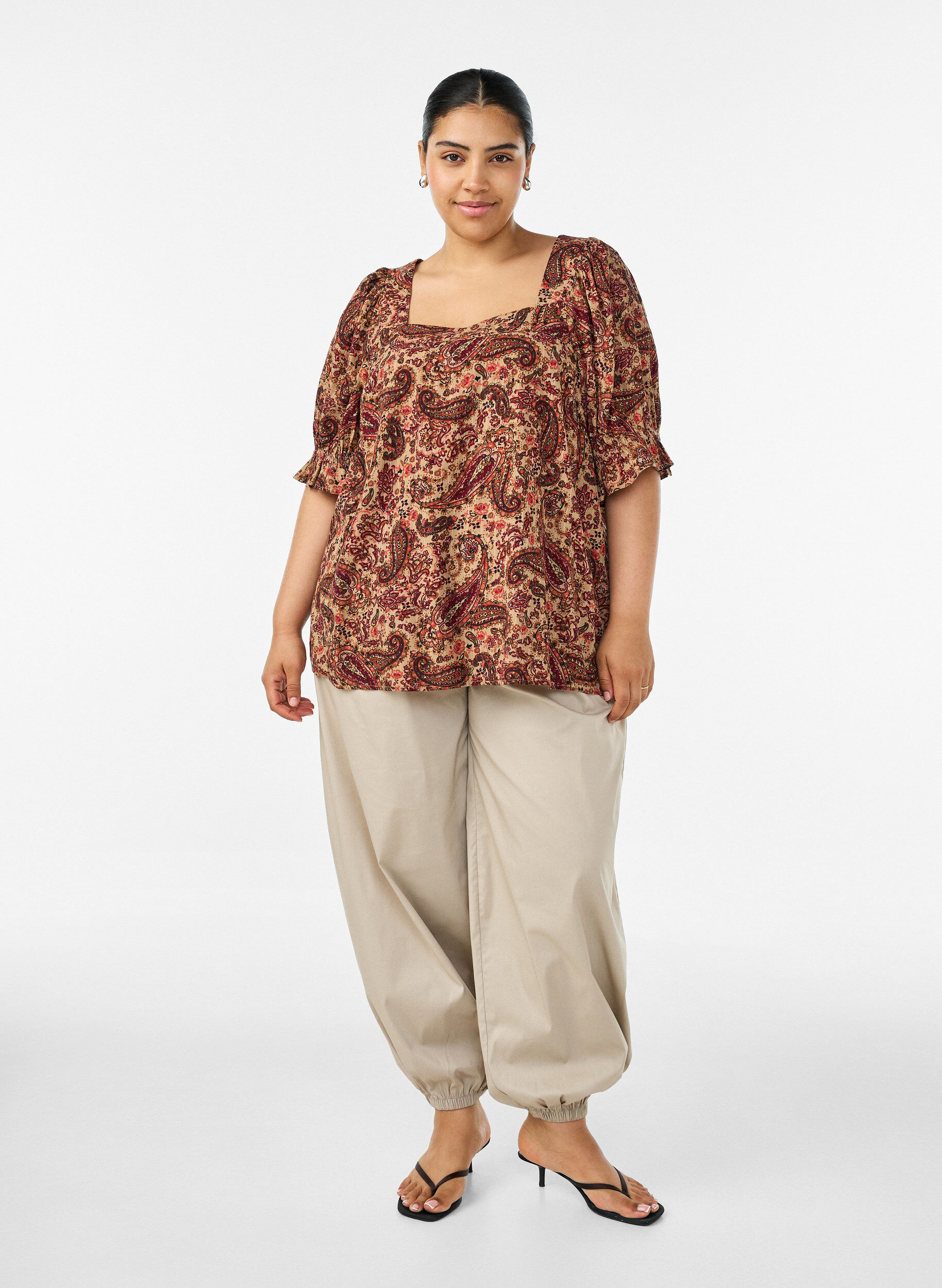 ZizziViskose-Bluse mit Paisley-Print und eckigem Ausschnitt, Braun, Model image number 1